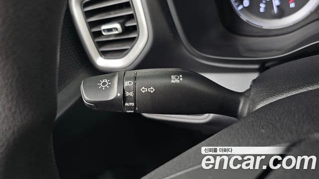 Hyundai Venue 1.6 Smart, 2022 18