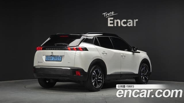 Peugeot e-2008 2세대 EV GT, 2021 2