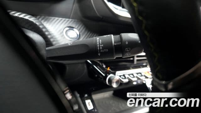 Peugeot e-2008 2세대 EV GT, 2021 19