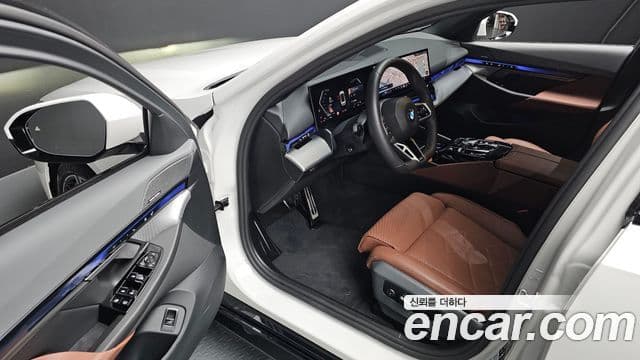 BMW 5시리즈 (G60) 530i xDrive M Sport, 2025 11