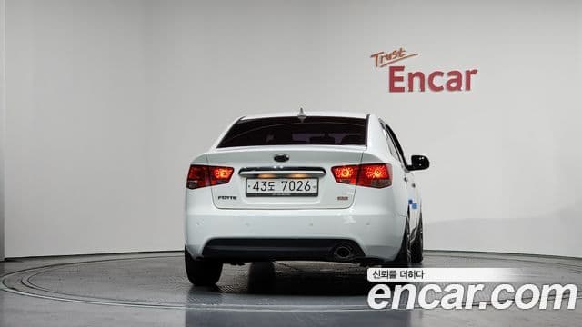 Kia Forte Eco Plus, 2013 4