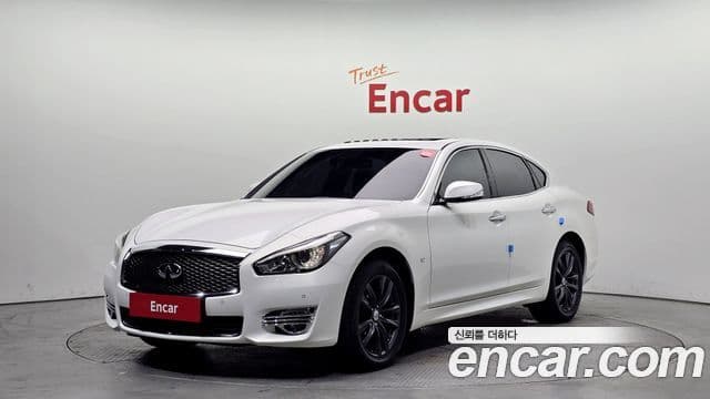 Infiniti Q70, 2015 1