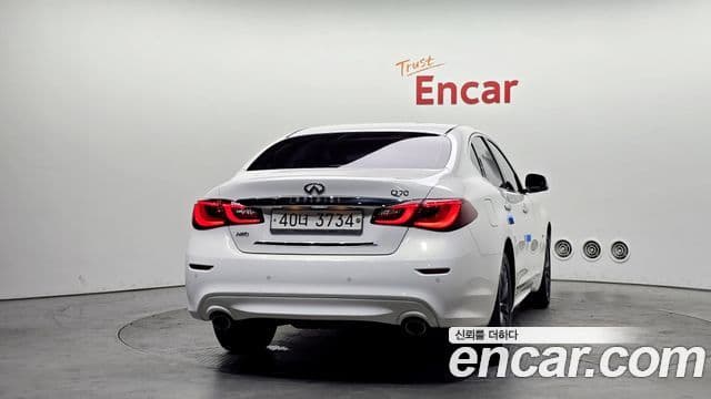 Infiniti Q70, 2015 4