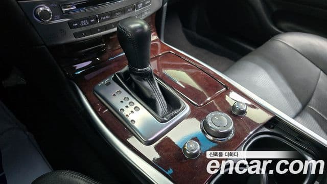 Infiniti Q70, 2015 9