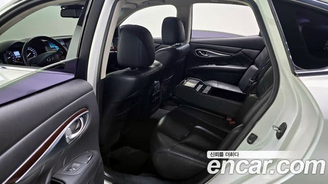 Infiniti Q70, 2015 11