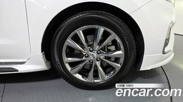 Kia The / новый New Carnival Prestige, 2020 все фото