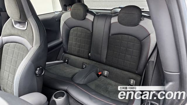 Mini Cooper S 3세대, 2023 12