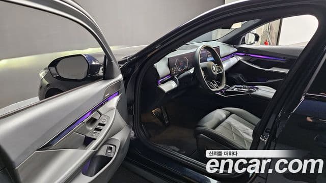 BMW 5시리즈 (G60) 520i M Sport, 2025 10