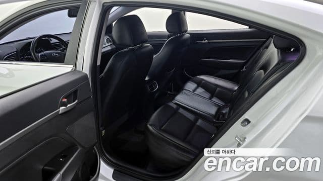 Hyundai Avante AD Modern, 2016 11