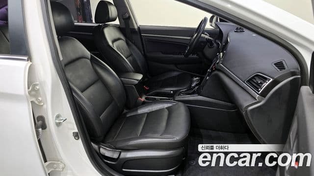 Hyundai Avante AD Modern, 2016 12