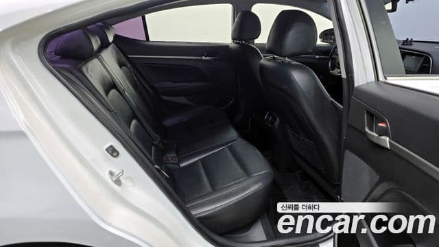 Hyundai Avante AD Modern, 2016 13