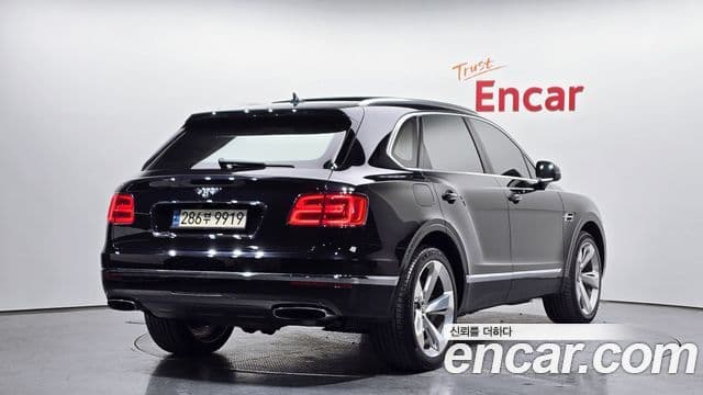 Bentley Bentayga, 2017 2