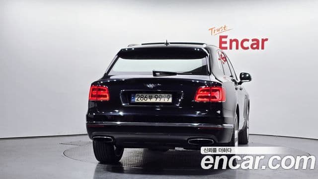 Bentley Bentayga, 2017 4