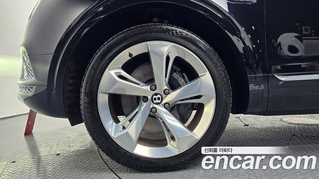 Bentley Bentayga, 2017 все фото