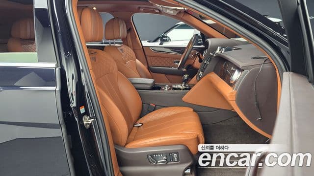 Bentley Bentayga, 2017 10