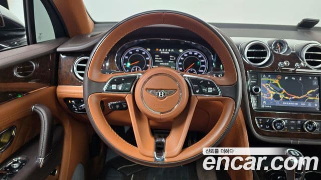 Bentley Bentayga, 2017 13