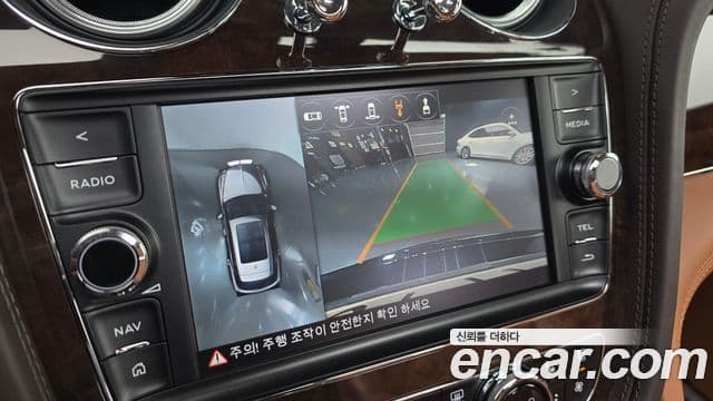 Bentley Bentayga, 2017 16