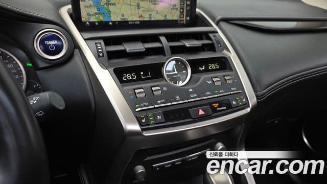 Lexus NX300h Supreme, 2021 17