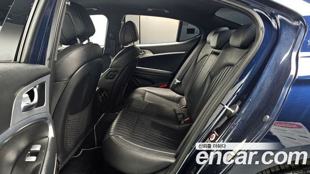 Genesis G70 Elite, 2019 12