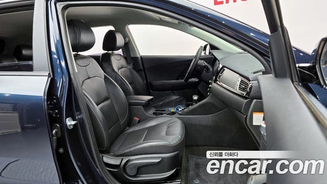 Kia Niro Noblesse, 2017 10