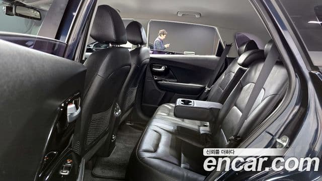 Kia Niro Noblesse, 2017 12