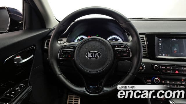 Kia Niro Noblesse, 2017 13