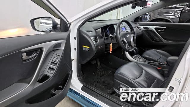 Hyundai Avante MD Style, 2013 10