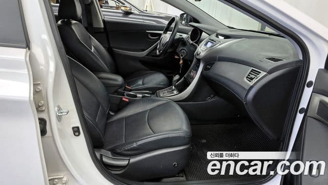 Hyundai Avante MD Style, 2013 11