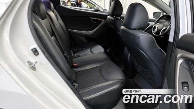 Hyundai Avante MD Style, 2013 12