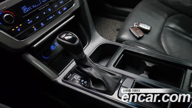 Hyundai LF Sonata Special, 2016 9