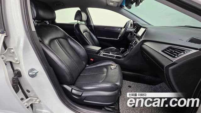 Hyundai LF Sonata Special, 2016 10