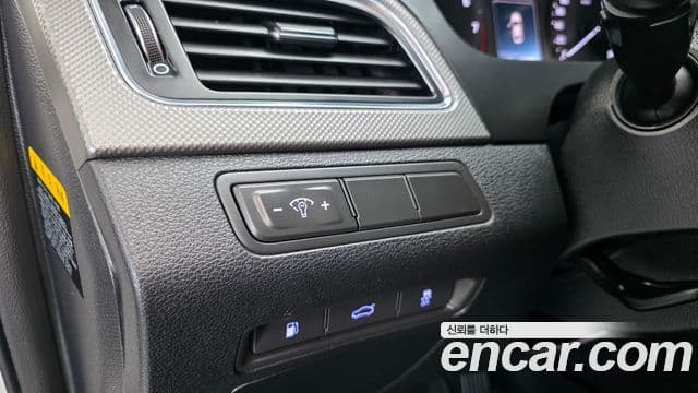 Hyundai LF Sonata Special, 2016 12