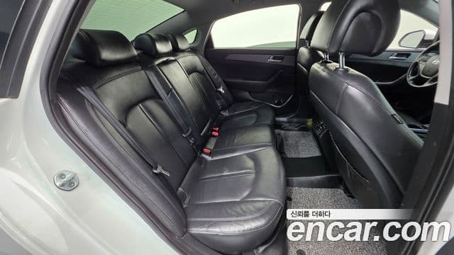 Hyundai LF Sonata Special, 2016 19