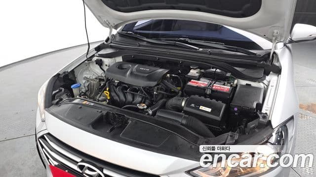 Hyundai Avante AD 1.6 GDI Smart, 2016 6