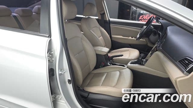 Hyundai Avante AD 1.6 GDI Smart, 2016 10