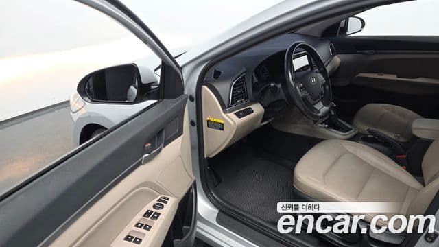 Hyundai Avante AD 1.6 GDI Smart, 2016 11