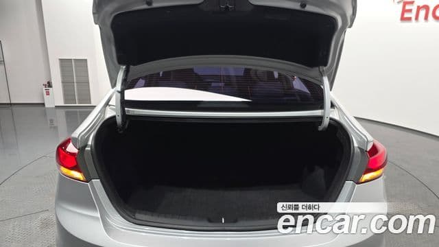 Hyundai Avante AD 1.6 GDI Smart, 2016 20