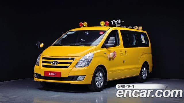 Hyundai Grand Starex детский перевозочный автомобиль, 2017 1