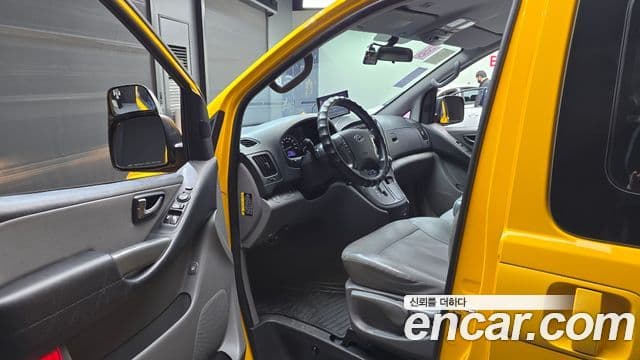 Hyundai Grand Starex детский перевозочный автомобиль, 2017 10