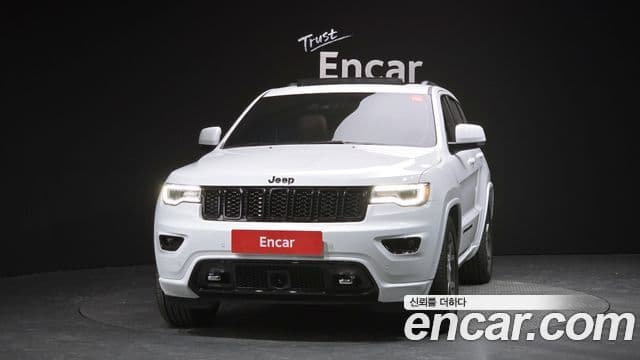 Jeep Grand Cherokee WK2, 2021 3