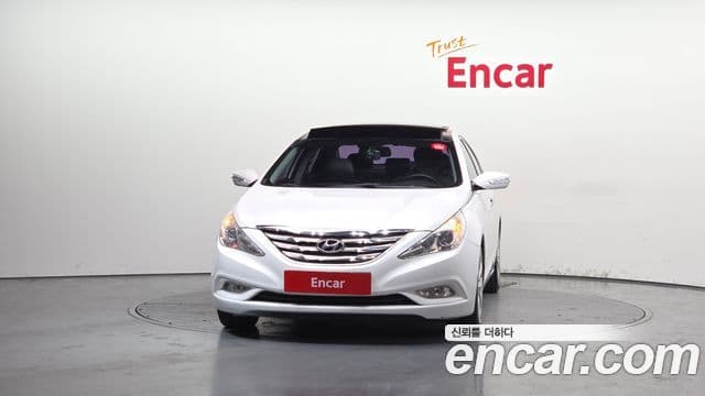 Hyundai YF Sonata топовая версия, 2011 3