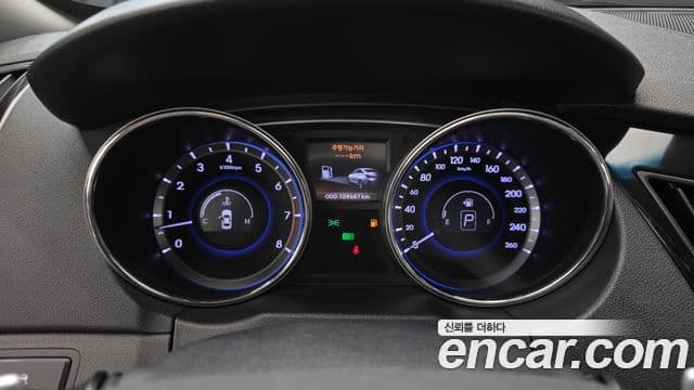 Hyundai YF Sonata топовая версия, 2011 8