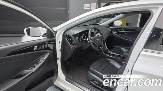 Hyundai YF Sonata топовая версия, 2011 10