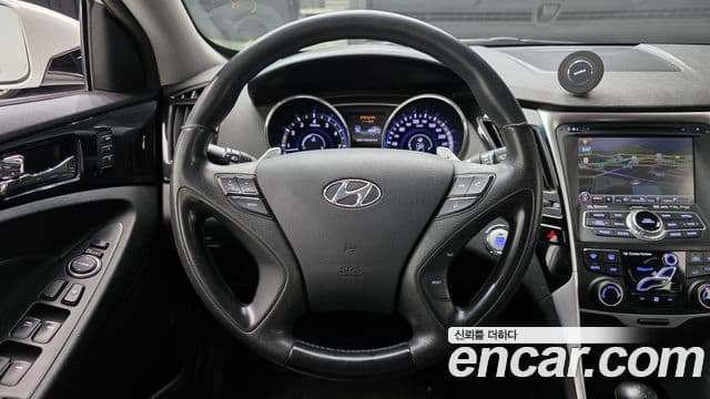 Hyundai YF Sonata топовая версия, 2011 13