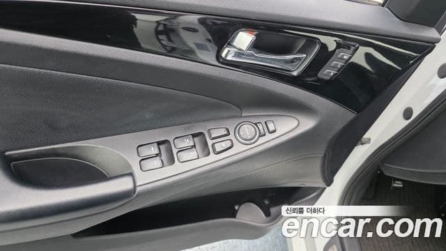 Hyundai YF Sonata топовая версия, 2011 14