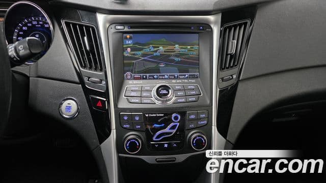 Hyundai YF Sonata топовая версия, 2011 17