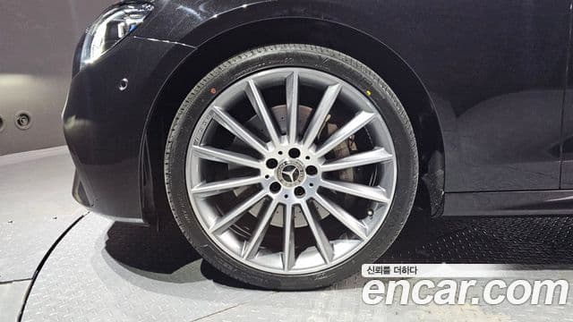 Mercedes-Benz E-класс W213 AMG Line, 2021 все фото