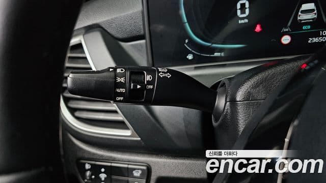 Kia The / новый New Seltos Signature, 2023 14