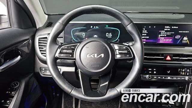 Kia The / новый New Seltos Signature, 2023 15