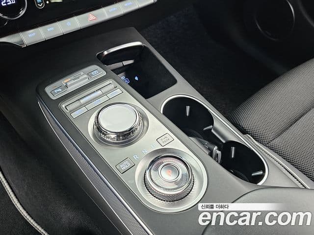 Genesis GV70, 2022 9